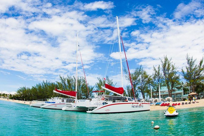 grand-cayman-kittiwake-and-reef-sail