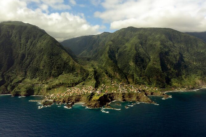 grand-madeira-island-tour-porto-moniz-and-santana-2