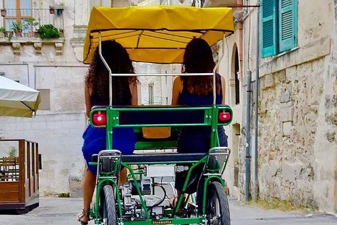 grand-tour-of-the-stones-in-electric-rickshaw