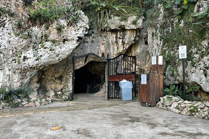 green-grotto-caves-and-dunns-river-falls-combine-tour-from-montego-bay