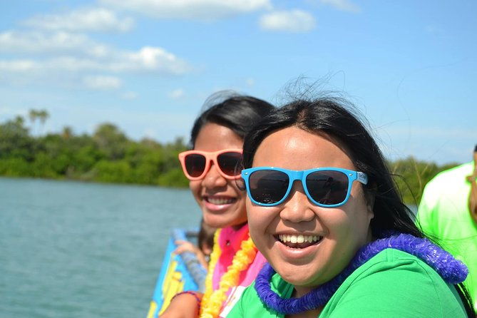 guaranteed-dolphin-sighting-tour-on-tropics-boat-tours