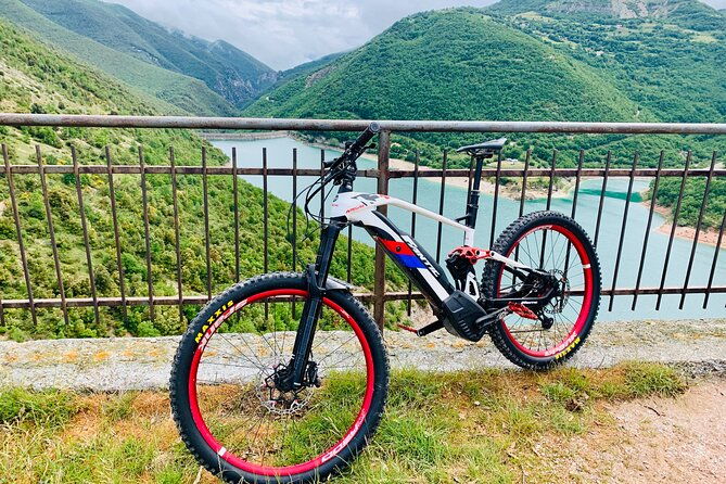 guided-ebike-tour-of-lake-fiastra