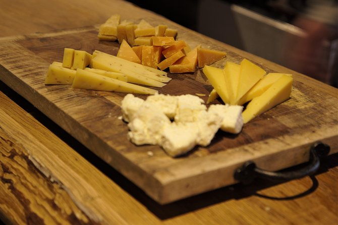 guided-food-tour-haarlem-min-2-persons-many-local-tastings