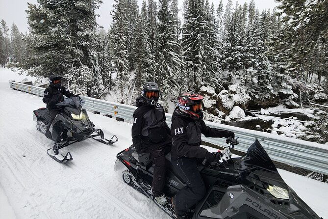 guided-snowmobile-tours-in-the-national-volcanic-monument