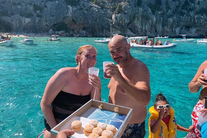 gulf-of-orosei-speedboat-trip-with-aperitif-from-cala-gonone-2