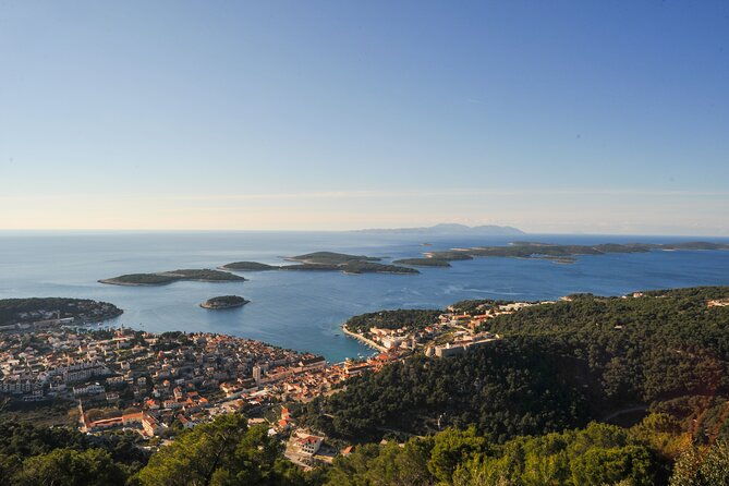 half-day-guided-sea-kayaking-activity-in-hvar