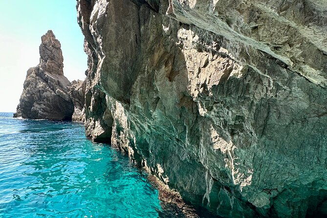 half-day-private-boat-tour-of-capri-2