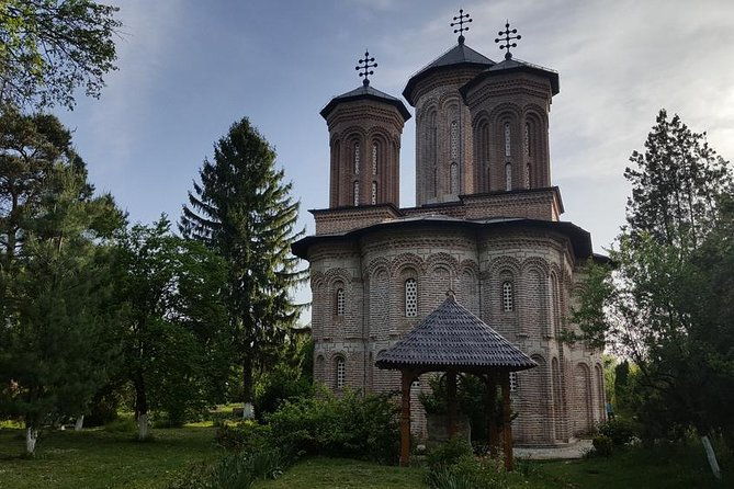 half-day-private-sightseeing-tour-of-bucharest-and-its-surroundings-package