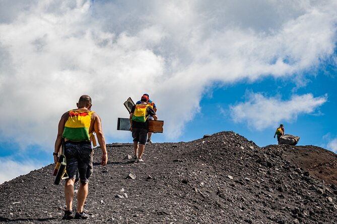 half-day-private-tour-of-cerro-negros-volcano-boarding