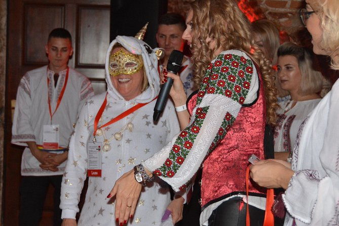 halloween-tour-with-2-halloween-parties-one-at-bran-castle