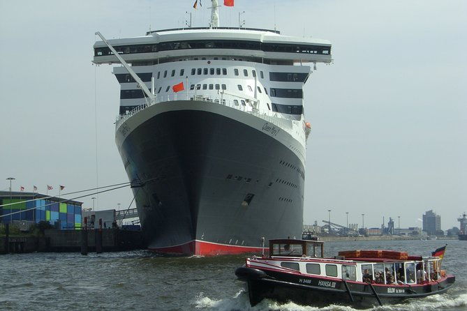 hamburg-harbor-tour-with-a-barge
