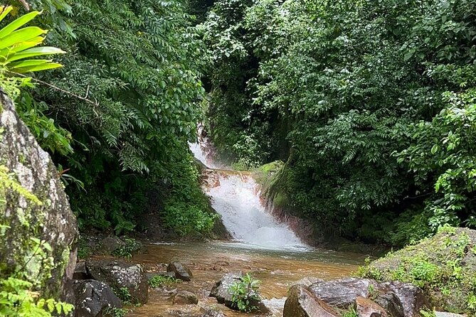 hanging-bridges-hot-springs-at-miravalles-volcano-rainforest