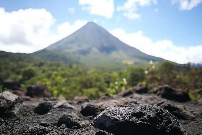hanging-bridges-volcano-hike-la-fortuna-waterfall