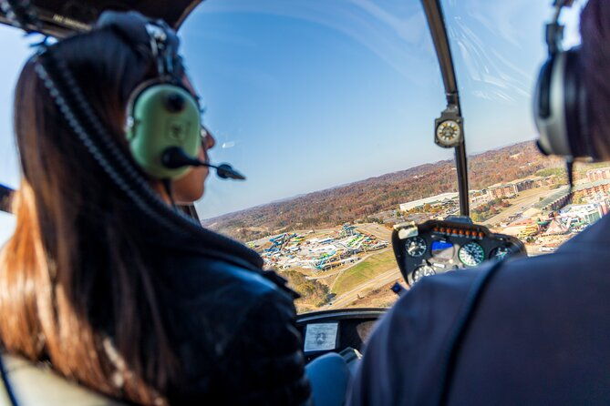 helicopter-ride-in-smoky-mountain-sevierville-douglas-lake-tour
