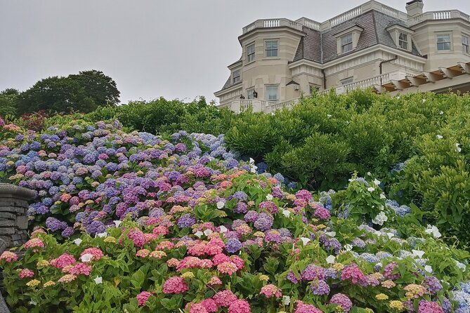 historic-highlights-with-the-gilded-age-private-van-tour