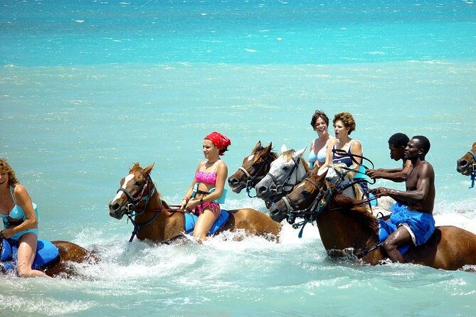 horseback-riding-blue-hole-dunns-river-river-rafting-and-tubing-private-tour