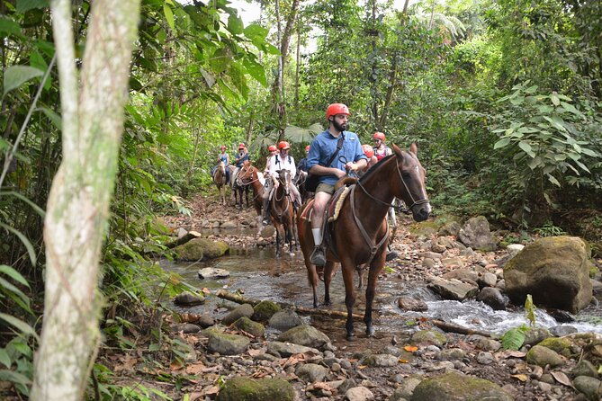 horseback-riding-to-la-fortuna-waterfall