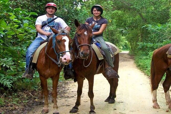 horseback-riding-to-maimon-river-from-punta-cana