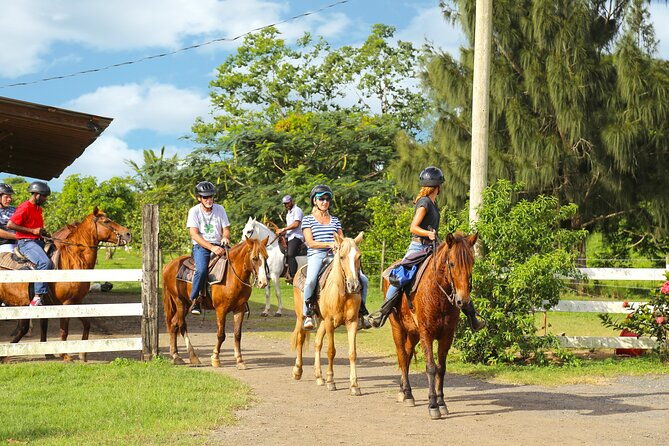 horseback-riding-tour-at-private-ranch