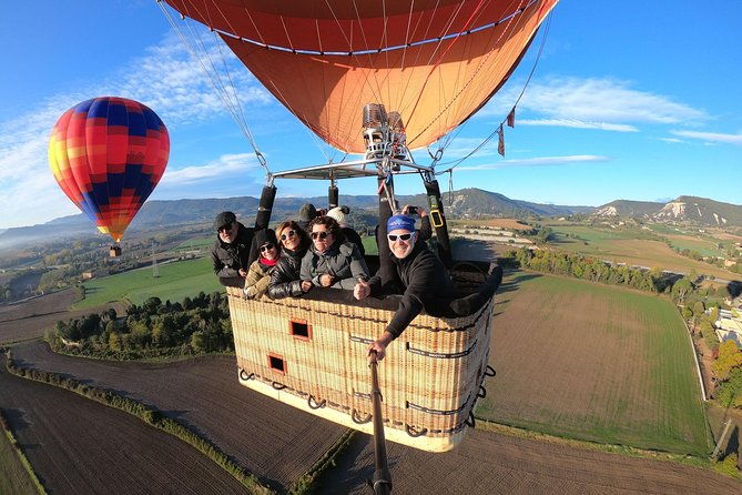 hot-air-balloon-with-champagne-optional-photosvideo-breakfast