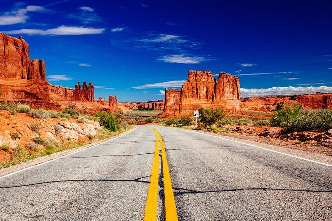 immersive-arches-scenic-road-tour-w-iconic-stops