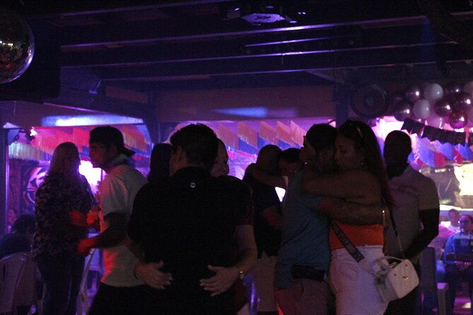 in-your-salsa-a-salsa-barhopping-night-at-cartagena-local-bars