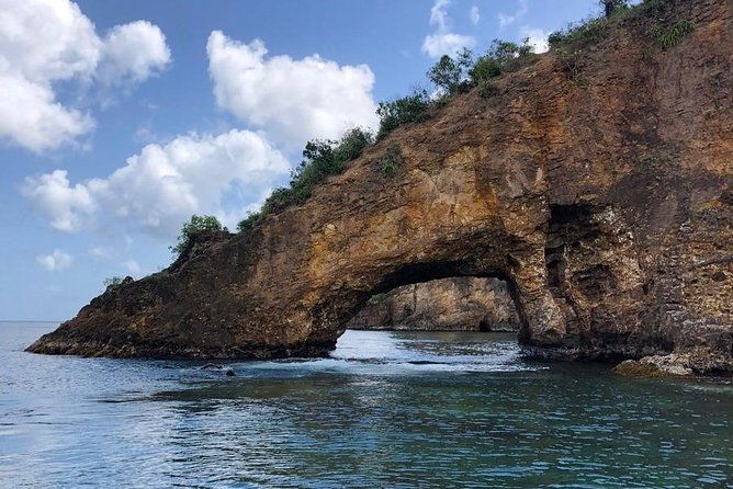 island-tour-sightseeing