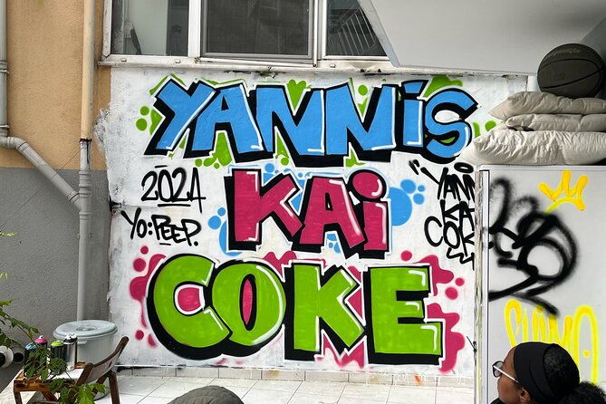 istanbul-street-art-experience-with-local-artists-at-home-garden-2