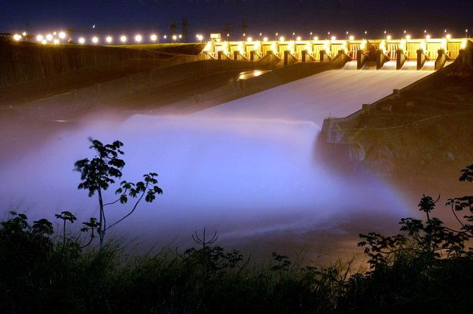 itaipu-iluminated