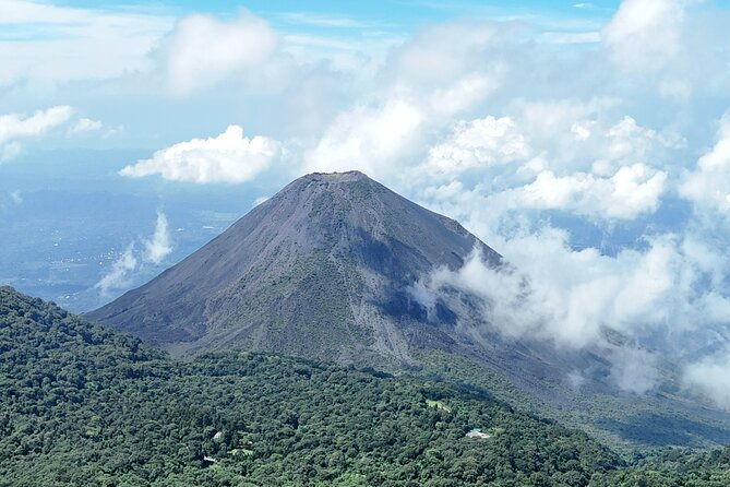 izalco-volcano-hiking-private-tour-lake-coatepeque