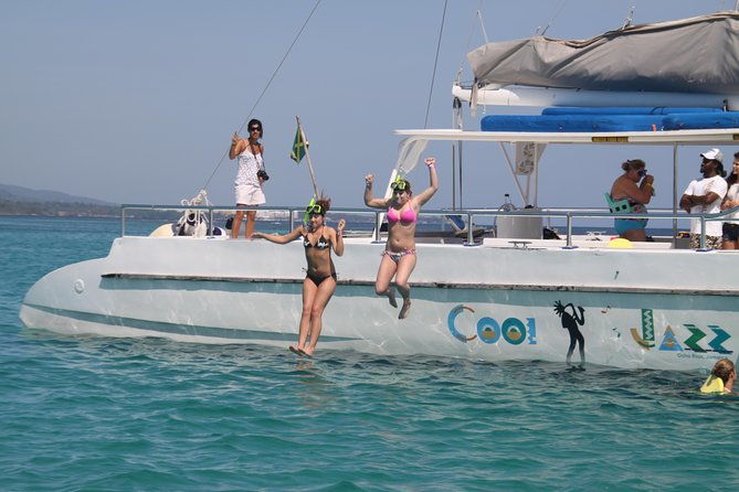 jamaica-dunns-river-falls-party-cruise-with-snorkeling
