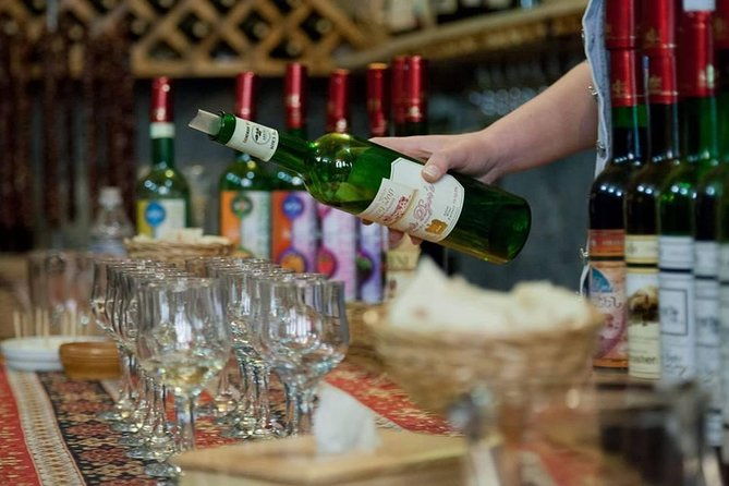 jermuk-waterfall-noravank-wine-tasting-khor-virap