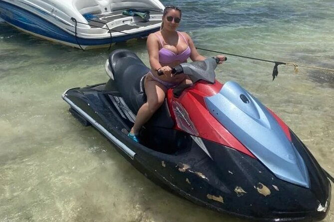 jet-ski-parasailig-water-activity-in-montego-bay-jamaica