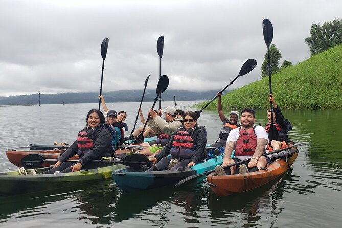 kayaking-on-the-lake-arenal-personalized-experience
