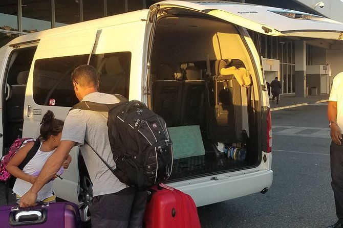 kingston-round-trip-airport-transfers-to-ocho-rios