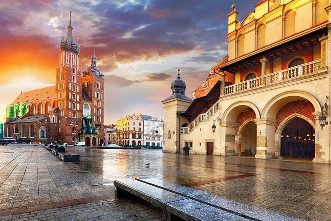 krakow-auschwitz-day-tour-from-warsaw-by-private-car-with-lunch