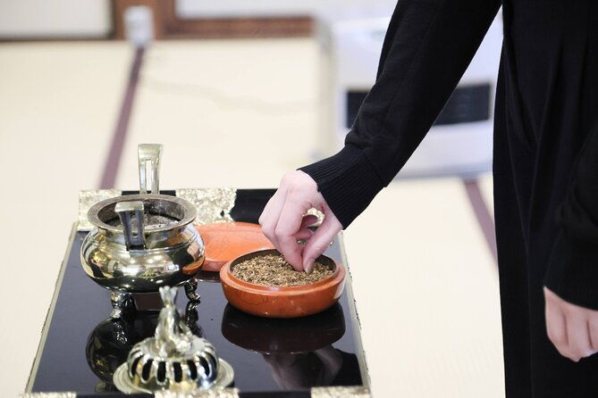 kyoto-incense-experience-at-the-imperial-household-temple