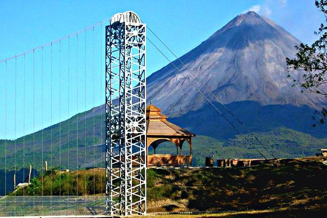 la-fortuna-waterfall-hanging-bridges-arenal-volcano-combo-tour