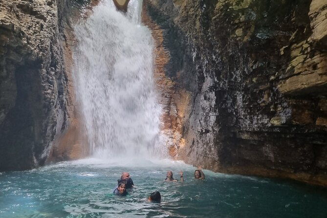 la-leona-waterfall-tour-with-lunch-from-tamarindo