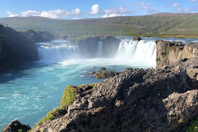 lake-myvatn-and-godafoss-waterfall-for-cruise-ships-from-husavik