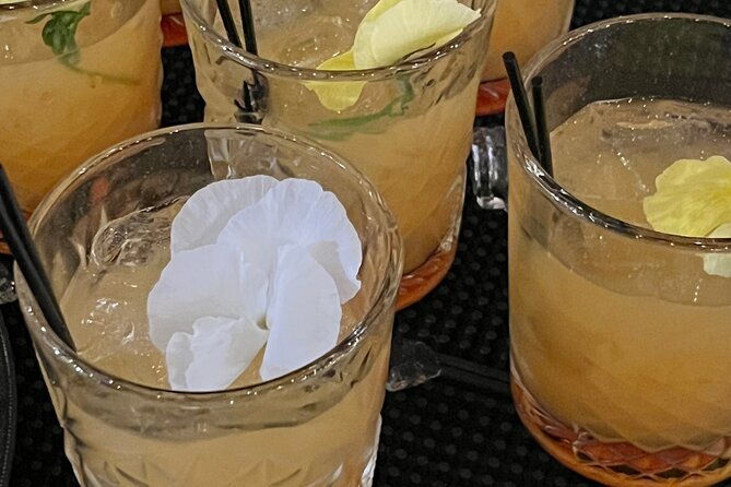 local-food-and-drink-happy-hour-stroll-in-bostons-south-end