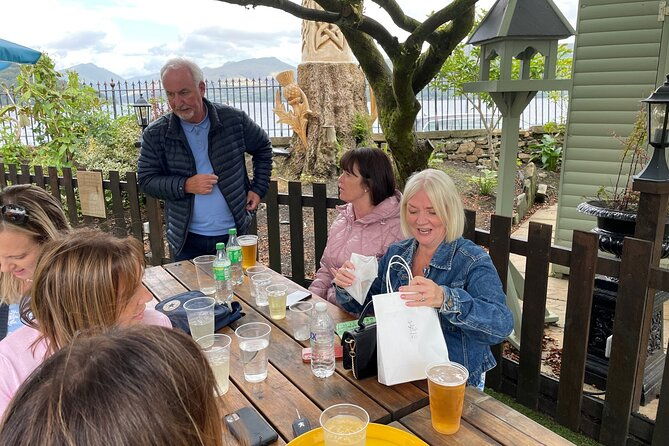 loch-lomond-stirling-castle-one-day-tour-1-6-people