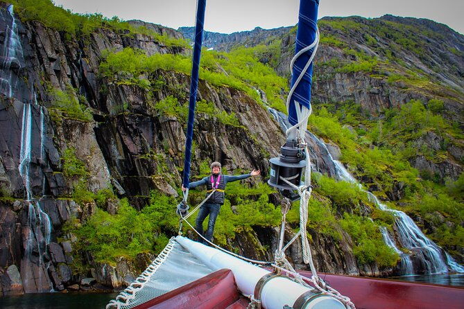 lofoten-islands-luxury-trollfjord-cruise-with-lunch-from-svolvaer-2
