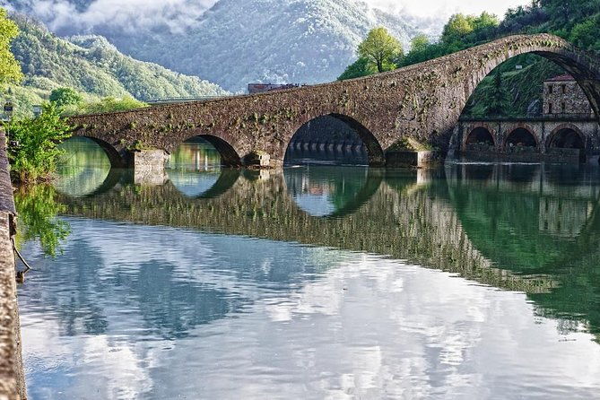 lucca-barga-and-garfagnana-hills-full-day-trip-by-minivan-from-pisa