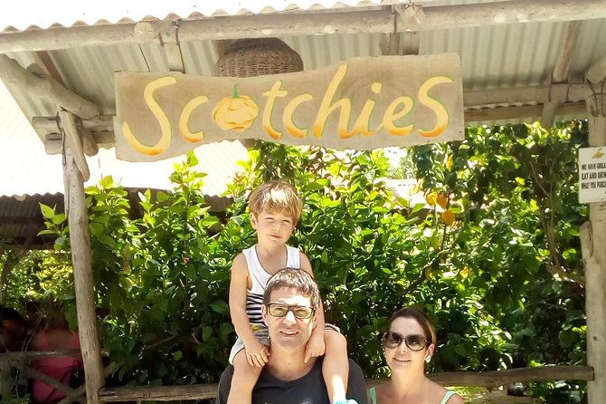 lunch-at-scotchies-jerk-centre-from-ocho-rios