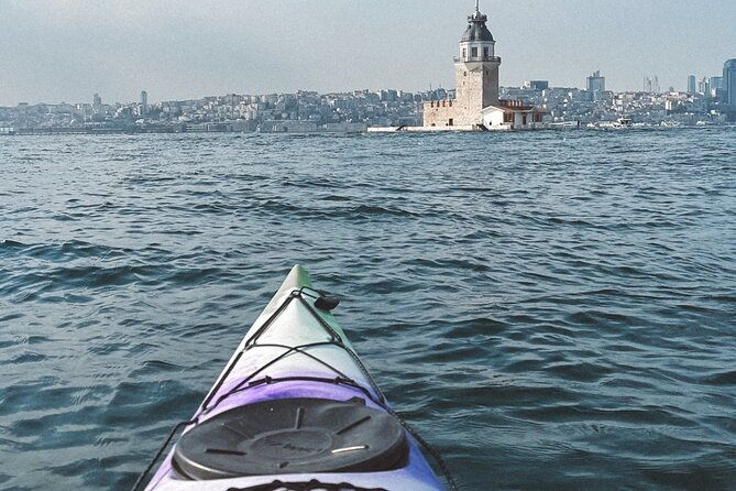 maidens-tower-canoe-tour-istanbul-from-the-waters-2
