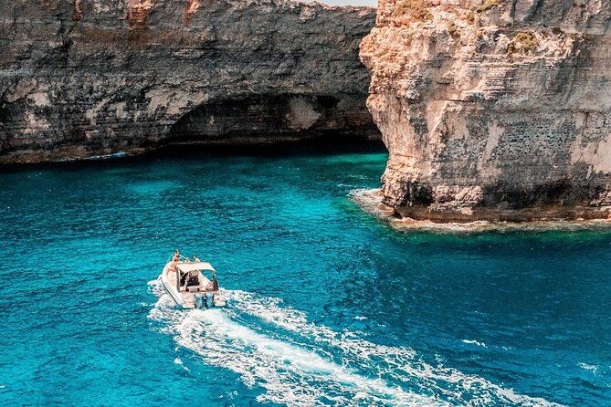 malta-around-comino-cruise-with-blue-lagoon-stop