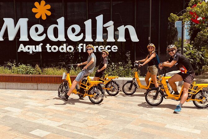 medellin-by-electric-bike-center-market-comuna-13