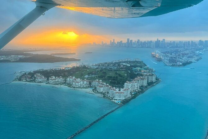 miami-beach-luxury-plane-tour-with-free-champagne