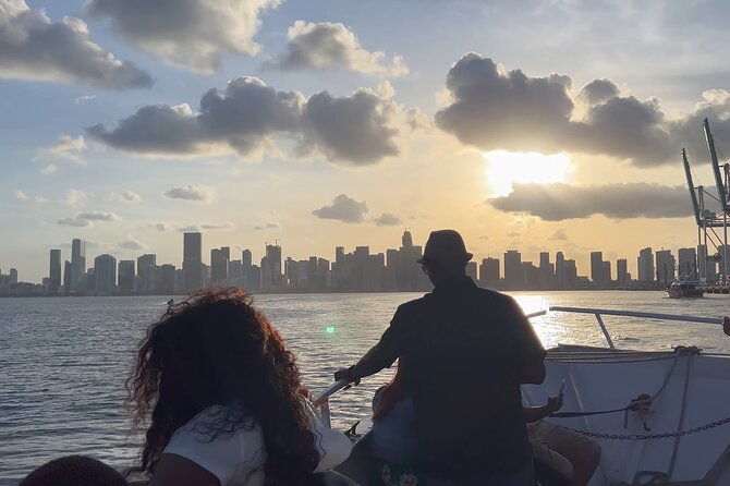 miami-skyline-sunset-cruise-with-the-mojito-bar-on-board-2
